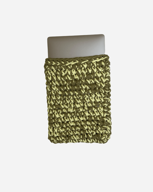 Gehäkelte Laptoptasche & Laptopsleeve – handmade & DIY - YUYA Studios