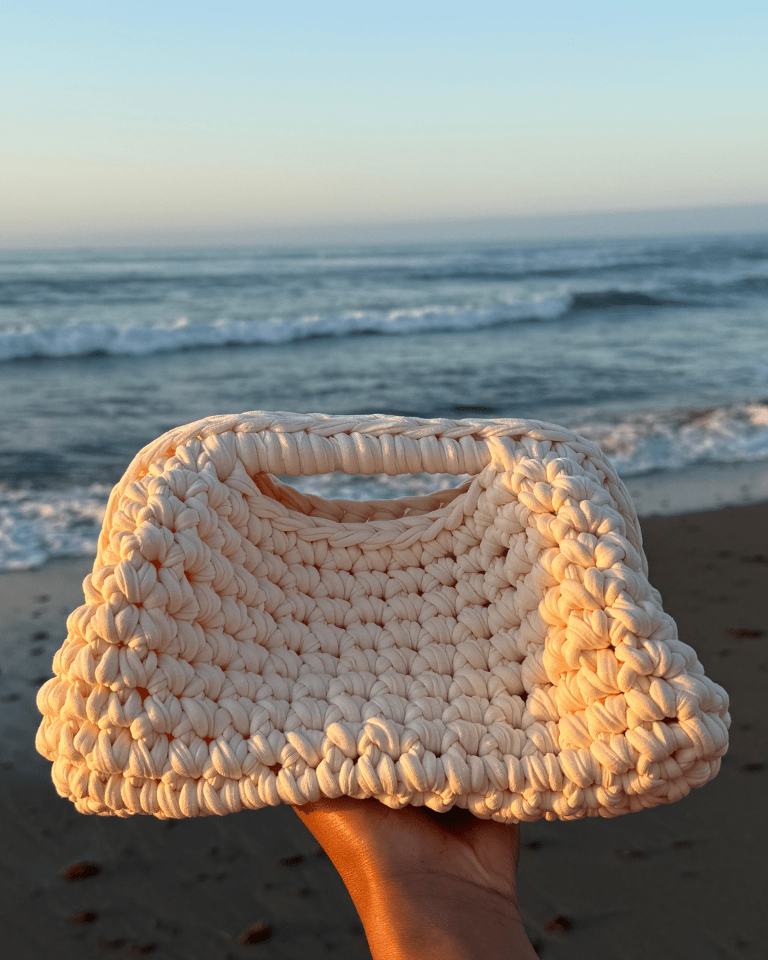 Clutch: Vanilla 💛 - YUYA Studios